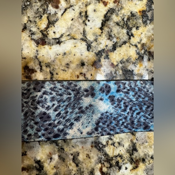 Guess women’s belt - Picture 4 of 8